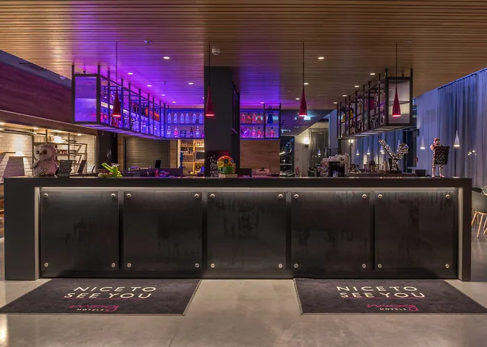 Hotel Moxy Frankfurt Airport à Francfort-sur-le-Main